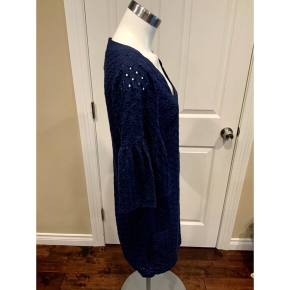Trina Turk Navy Blue Eyelet Shift Dress W/ Dark Pink Lining, Size 8 (US) - Picture 3 of 6